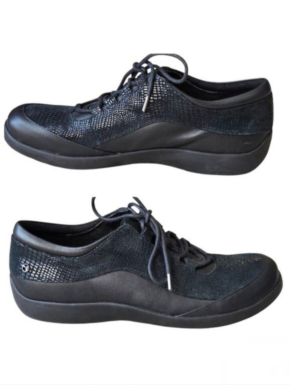 Revere Women's Alberta lace-up sneakers in Black Lizard leather. Sz 43 or 11